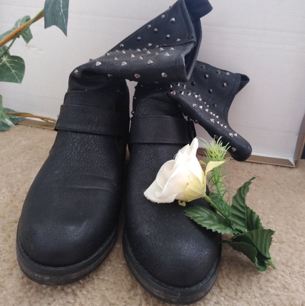 Spiked high boots